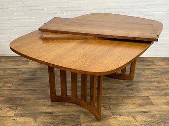 Mid Century Sculptural Base Dining Table With Two Additional Table Leaves