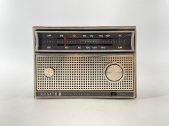 Vintage Zenith Royal 74 Deluxe Am Transistor Radio (Brown)