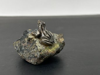 Metal Frog On A Rock Paperweight