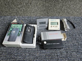 J84 - Small Electronics Lot - Realistic - Skyscan - As Found