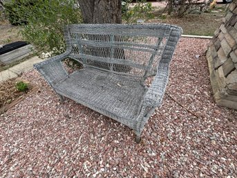 L18 Wicker Loveseat 26x32x53'