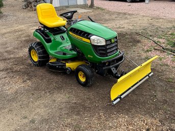 L22 John Deere D110 Lawn Mower Running With Plow/Snow Blade