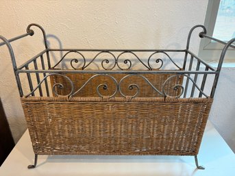 H25 Wicker Metal Magazine Rack 9x15x22