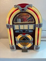 H32 Crosley CD/Radio Player 11x14' - Working