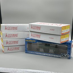(7pcs) Bachmann & Accurail HO Scale Train Set