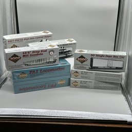 (7pcs) NIB Proto 2000 Series Model Train Set