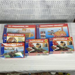 (6pcs) Life Like Trains Model Set Pieces