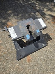 Used Reese 5th Wheel Hitch, Likely A 16,000 Lb Capacity, No Rails No Pins. No Info, Stickers Are Worn