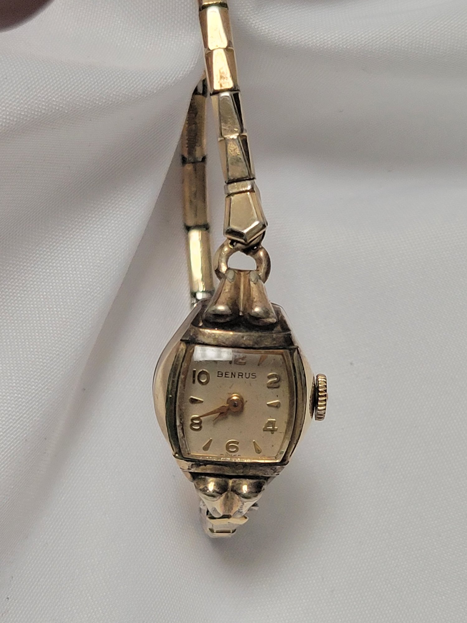Benrus Vintage Women's Watch With 10K RGP Bezel #35043