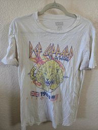 Licensed Def Leppard Band Graphic Tee Med