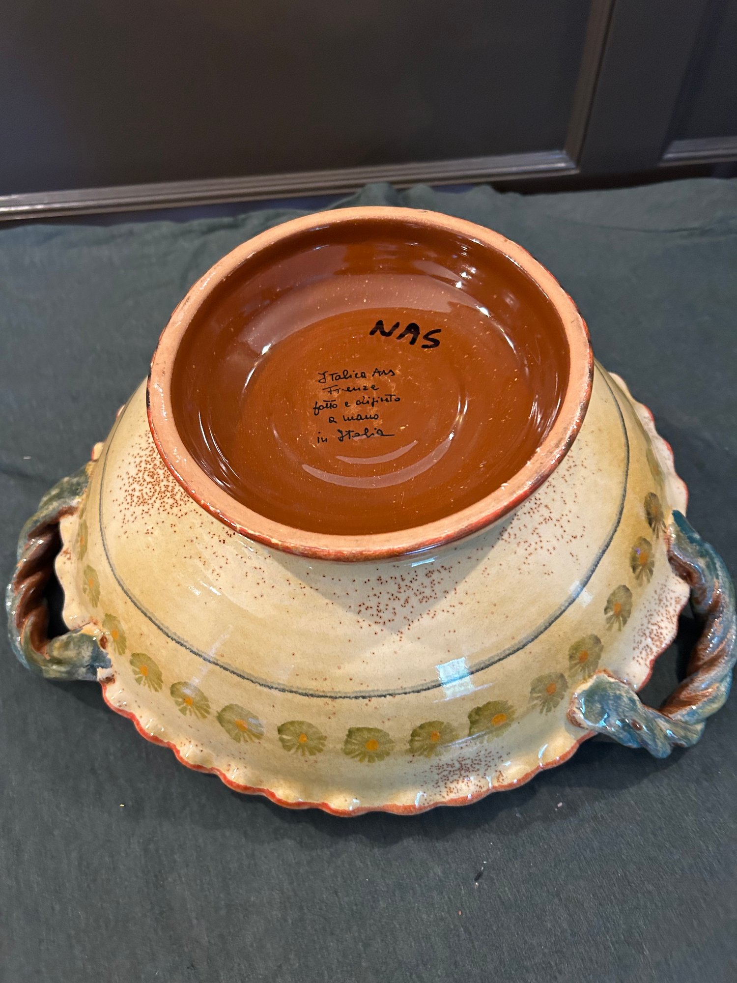 Painted Italian Ceramic Fruit Bowl With Handles 8623