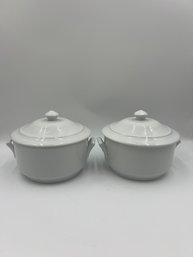 Vintage Apilco France White Porcelain 2.5 Qt Round Covered Casserole