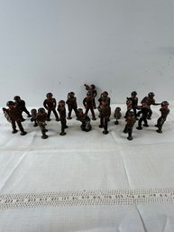 Lot Of 18 Vintage Barclay Manoil Lead Toy Soldiers