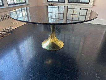 5'Julia Chichester Dakota Round Table With Gold Pedestal Base