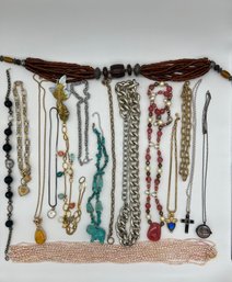Lot Of 16 Piece Costume Jewelry Necklaces
