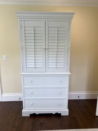 White Painted Armiore Dresser