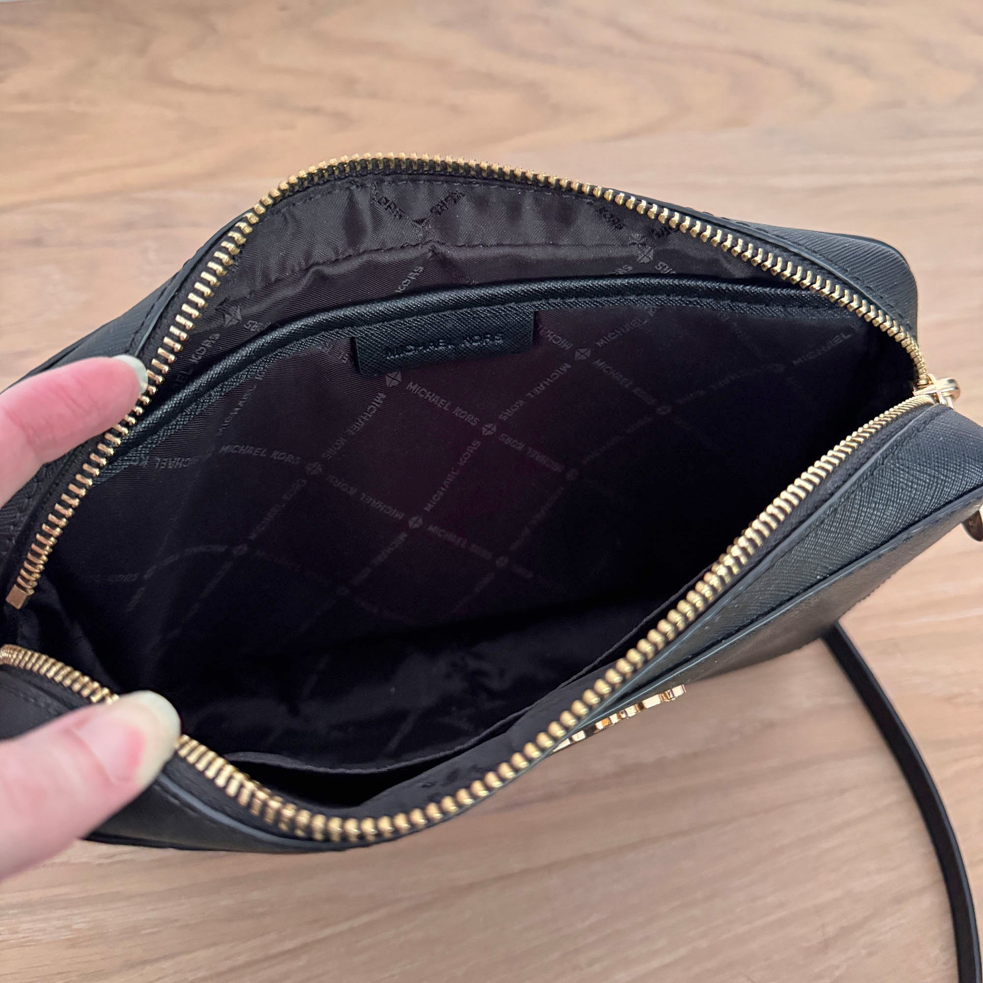 Jet Kackets Michael Kors Jet Set Crossbody Bag In Black Saffiano Leather #23853 ...