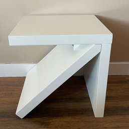 Modern Pointer Side/End Table In White By Eurway