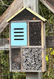 Hanging Bee Hotel - 17' Tall