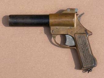 1944 WWII US Coast Guard Navy International Flare Pistol Co. Nautical Flare Gun