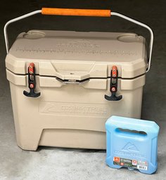 Ozark Trail 26-Quart High Performance Thermocooler - Bear Resistant - With Ice Substitute Pack