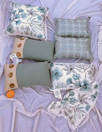 Set Of 6 Throw Pillows - Pier 1 - Unused