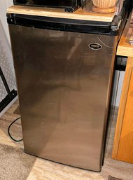 Sanyo SR-3720M Counter Height Mini Fridge / Freezer