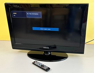 Samsung LN32C350D1D 32' LCD HDTV - With Stand And Remote