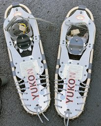 Pair Of Mountain Yukon 25' Snowshoes (8x25) - Never Worn