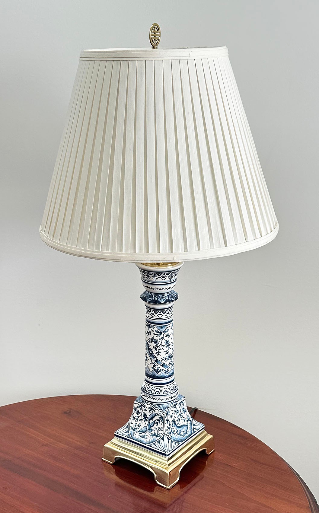 Blue Delft Style Ceramic Table Lamp #23787 | Auctionninja.com