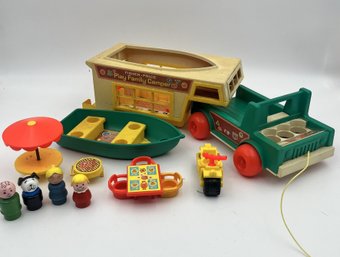 Vintage Fisher Price Little People Play  Family Camper