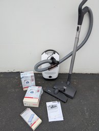 Miele Classic C1 Cat And Dog Canister Vacuum