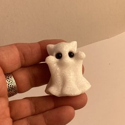 LOT 142, Rocks/crystals, Carved White Jade Ghost