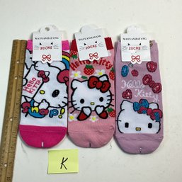 Brand New Childrens Socks, LOT K, Hello Kitty, (3), Appr. Size 13-3