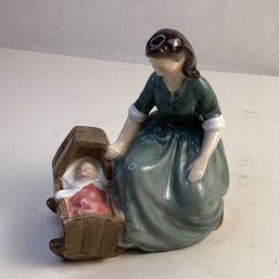 Royal Doulton Porcelain Figurine, 2246, Cradle Song