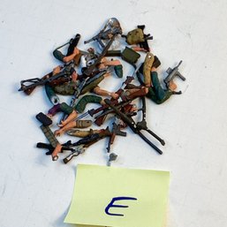 Vintage Lead Soldiers, LOT E, Arms, Parts, Accessories