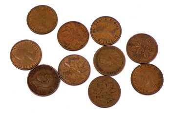 Lot Of 10 Canadian Cents 1933-1962, Various Values & Grades UNSEARCHED (See Pictures)