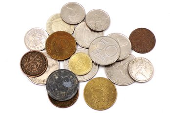 Lot Of 18 Foreign Coins, Various Values & Grades (See Pictures)