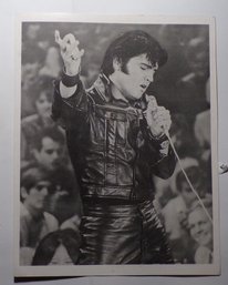Vintage 8x10 B&W Picture 'Elvis Presley'
