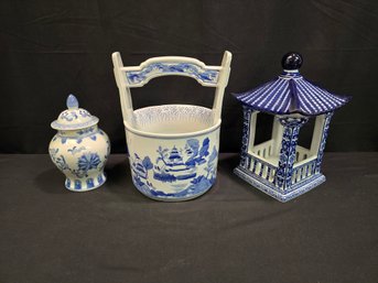Blue & White Asain Lot