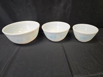 Pyrex Nesting Bowls Turquoise Amish Butter Print