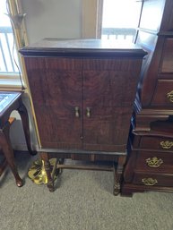Art Deco Antique Floor Model Radio.