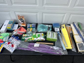 Lot Of All New Cleaning Items, Sponges Dusters Wall Cleaners Squeegee See Photos