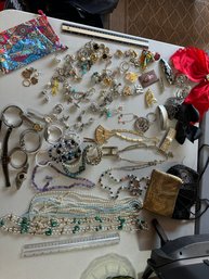 Estate Sale Jewelry And Accessories Lot Ladies Fashion Jewelry Clips Purses Necklaces Earrings See All Photos