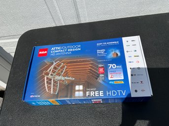 RCA Attic/Outdoor HDTV Antenna New In Box