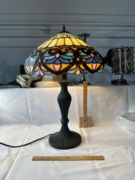 Vintage Tiffany-style Victorian Table Lamp Stain Glass Shade Excellent