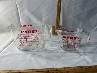 Pair Of Vintage Pyrex Glass Liquid Measuring 4 Cup And 1 Cup Open Handle Red Letters