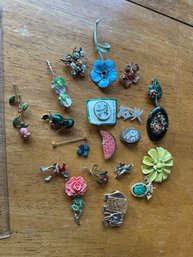 Beautiful Lot Of Vintage Pins Brooches