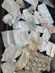 Great Lot Of Vintage Antique Linens, Doilies Napkins Please Review All Photos Lots Of Linen