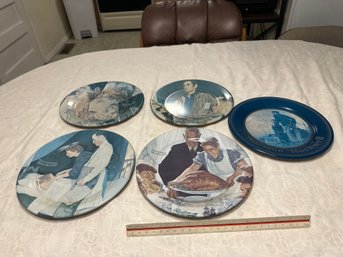 Lot Of 4 Norman Rockwells Four Freedoms Metal Plates And 1  Norman Rockwell Looking Out To Sea Plate Nice Set